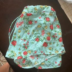 Floral flowy shorts